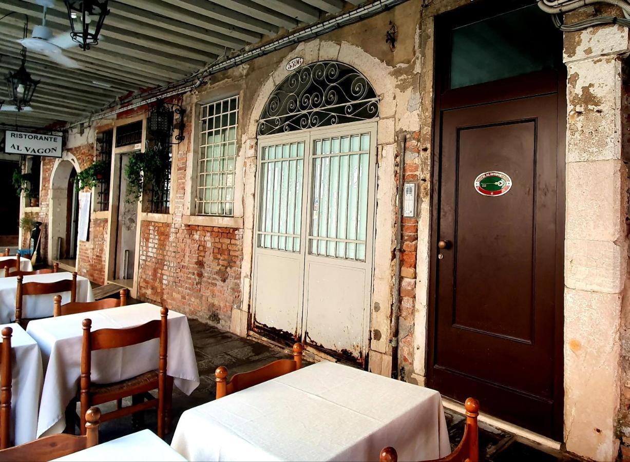 Hotel Al Sotoportego Venesia Bagian luar foto