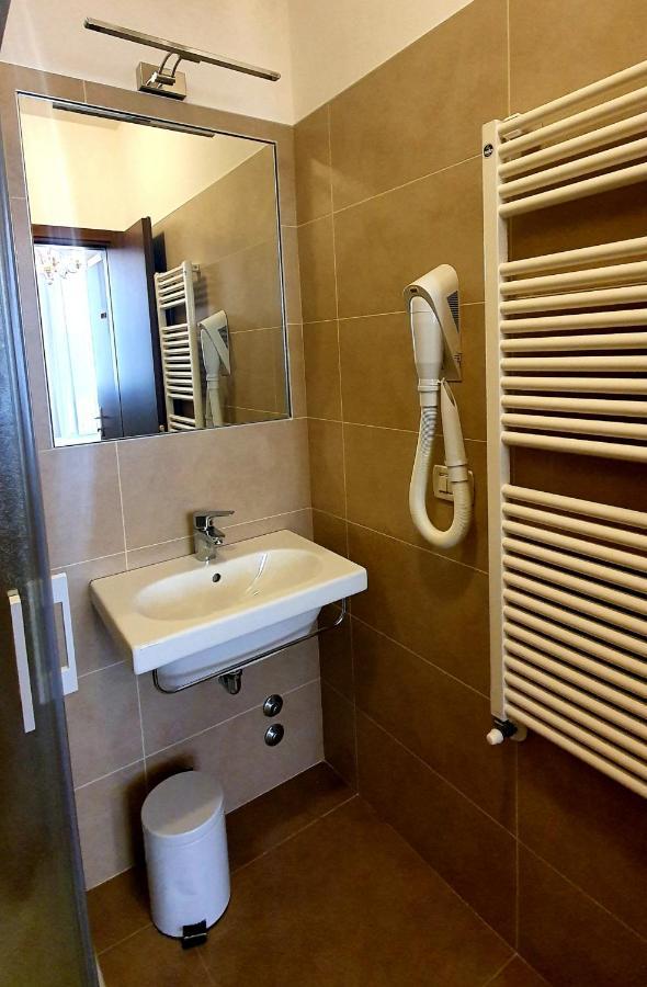 Hotel Al Sotoportego Venesia Bagian luar foto