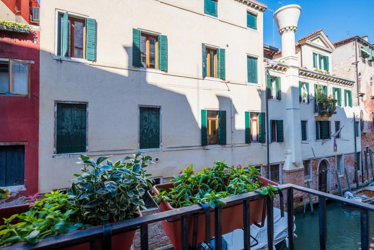 Hotel Al Sotoportego Venesia Bagian luar foto