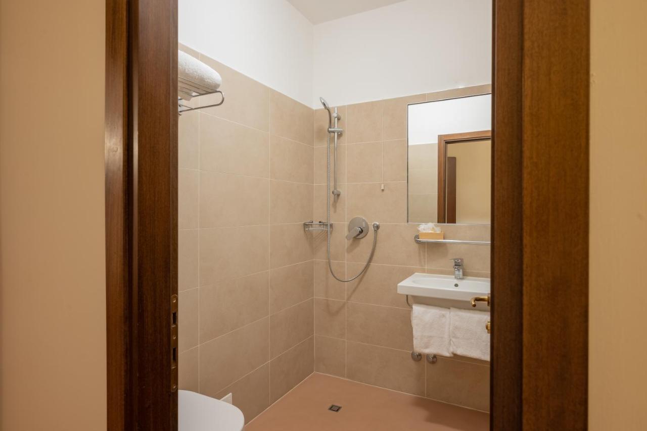 Hotel Al Sotoportego Venesia Bagian luar foto