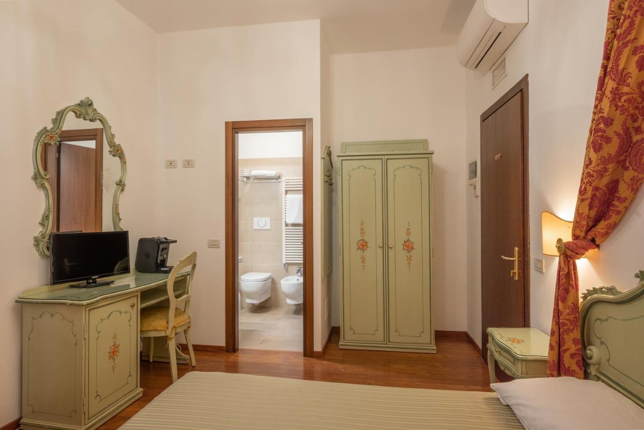 Hotel Al Sotoportego Venesia Bagian luar foto