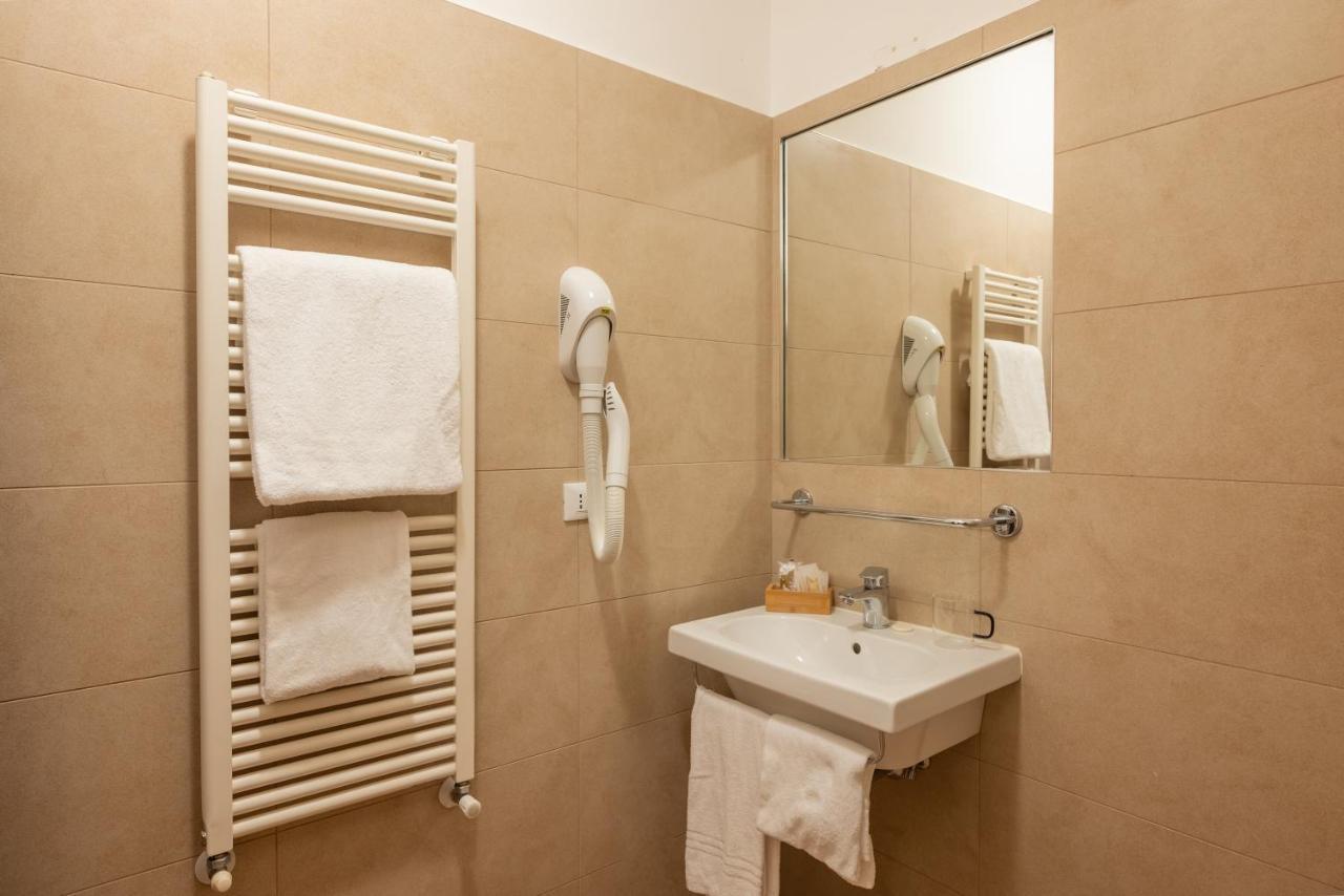 Hotel Al Sotoportego Venesia Bagian luar foto