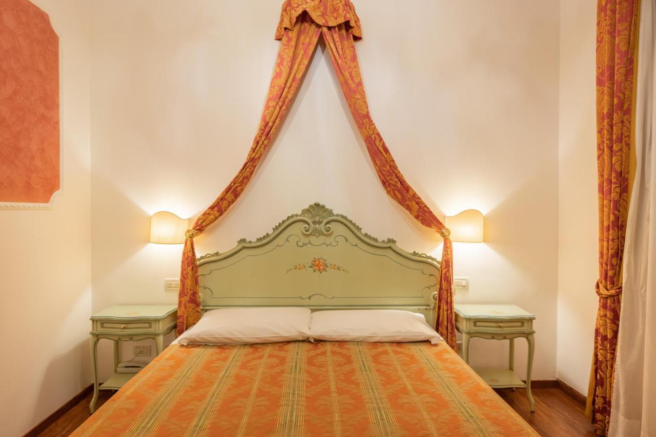 Hotel Al Sotoportego Venesia Bagian luar foto