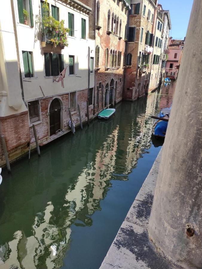 Hotel Al Sotoportego Venesia Bagian luar foto