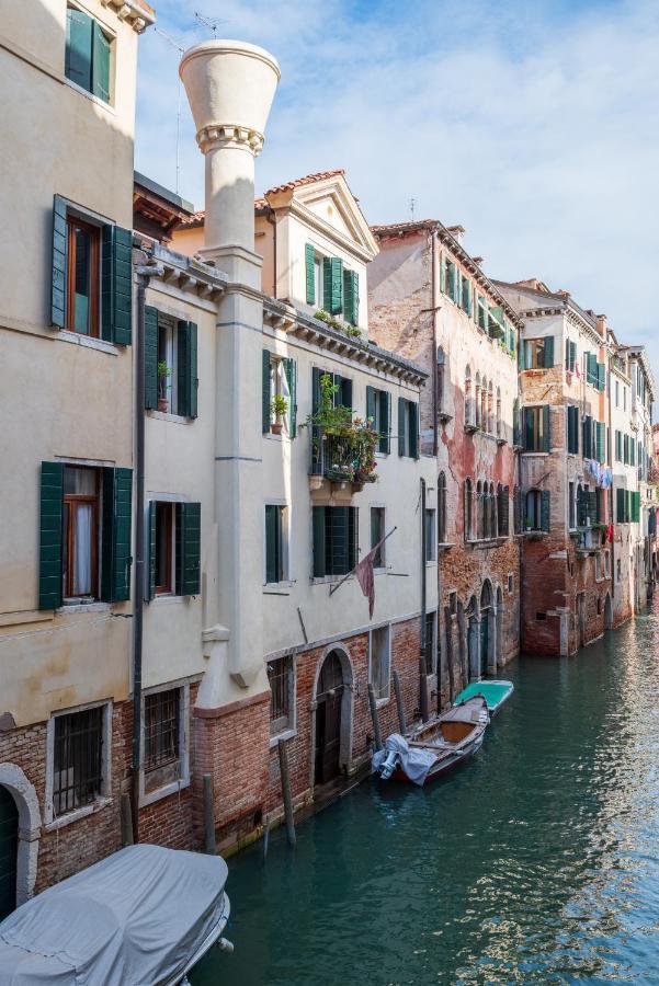 Hotel Al Sotoportego Venesia Bagian luar foto